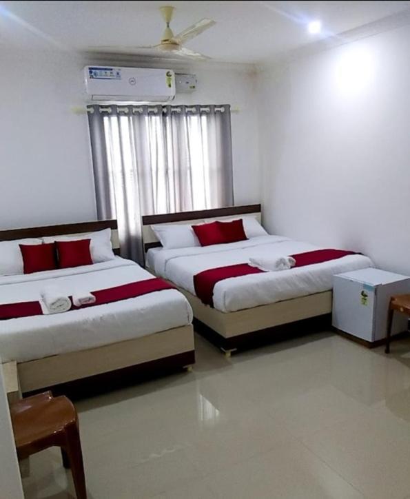 Hotel Tharavad Residency Iritti Esterno foto